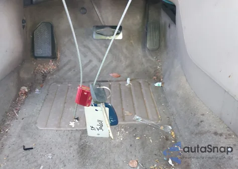 2000 Toyota Corolla Ce z USA, uszkodzony, nr VIN 2T1BR12E6YC342194